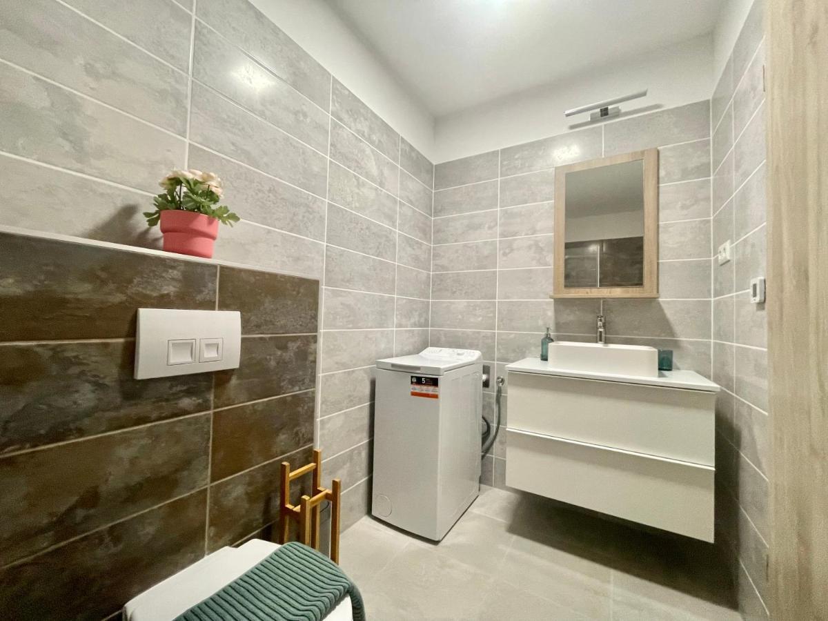 B144 Design Lux #freeparking Apartmán *